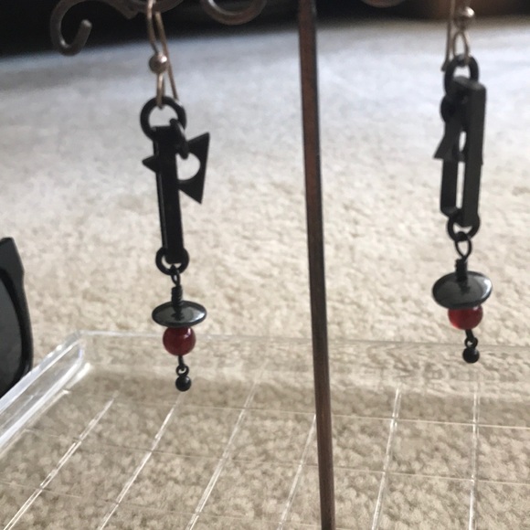 Unique earrings 🌺